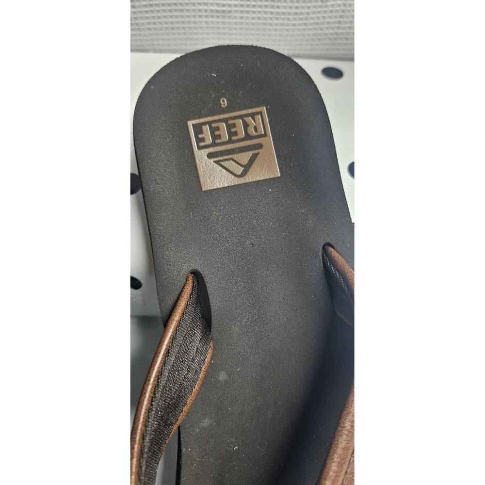 REEF‎ KIDS AHI flip flop sandals big kid EU 37/ US 6 brown faux leather upper